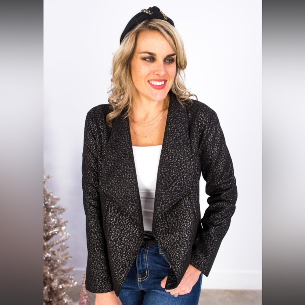 W’s Flaunt Boutique “Monochromatic Leopard Moto Jacket” size small